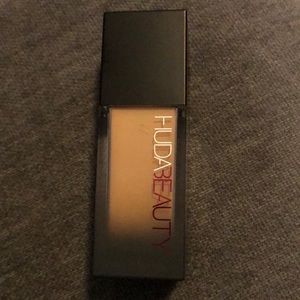 ONLY SWATCHED Huda Beauty #fauxfilter in macchiato
